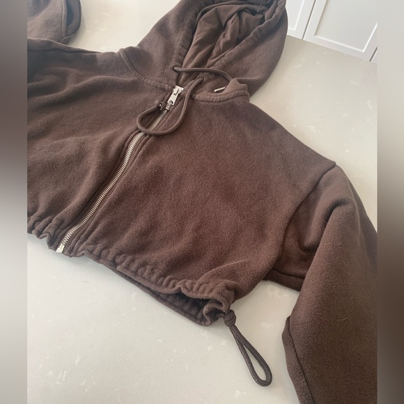 Garage Sweatsuit Set - Picture 4 of 9